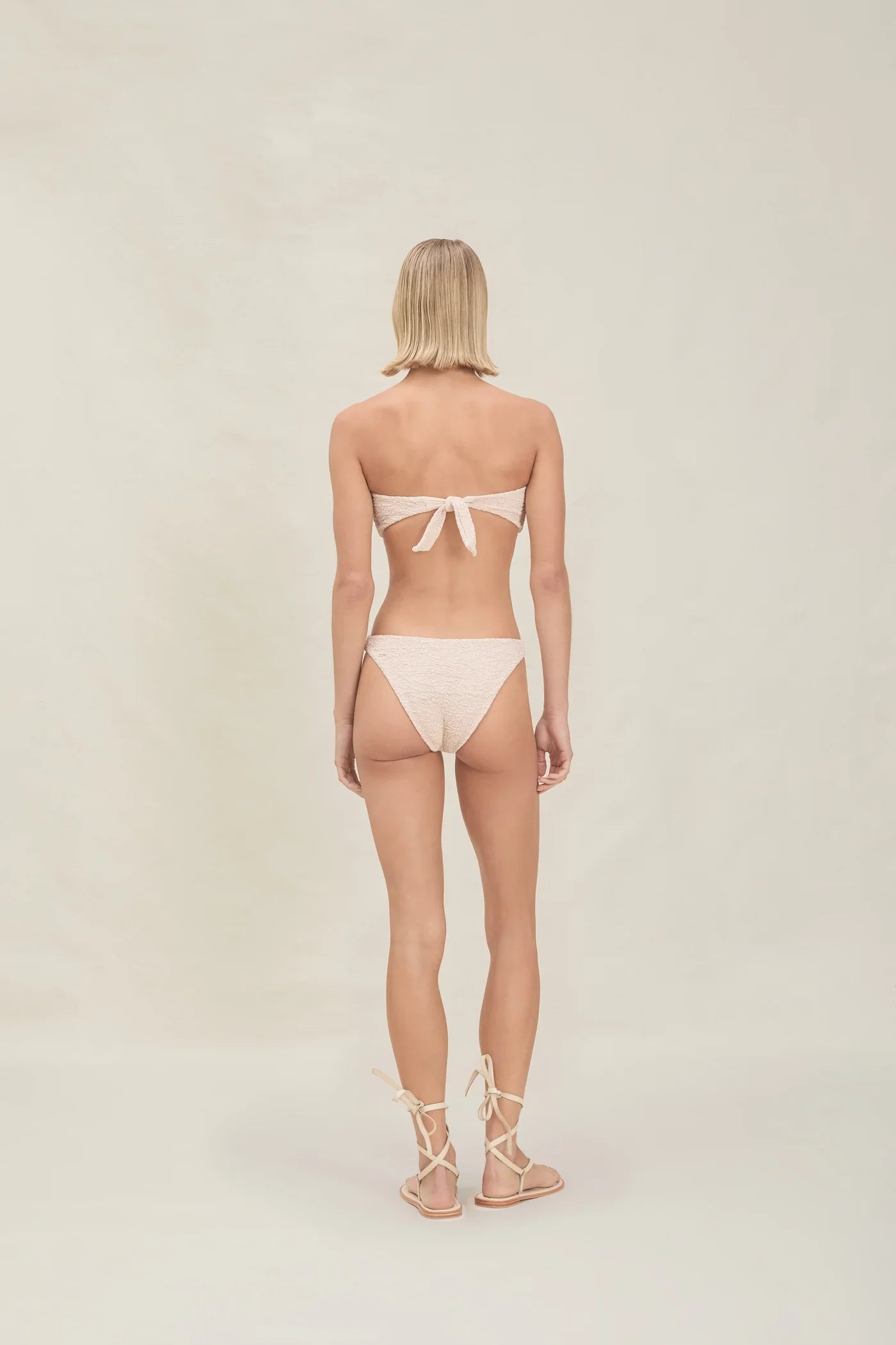 Nina Bottom | Devon Windsor