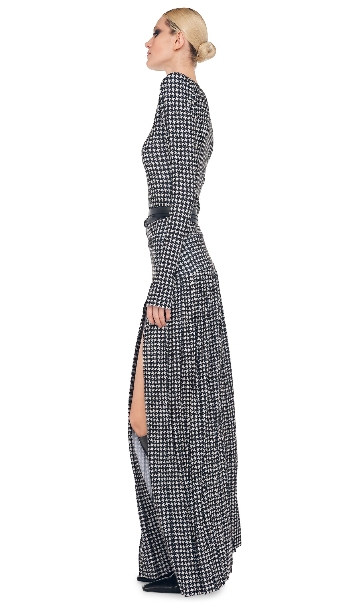 LONG SLEEVE SHOULDER PAD V NECK TOP