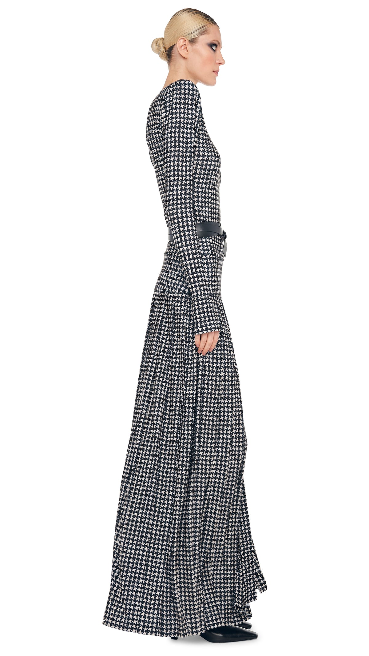 PLEATED LONG SKIRT WITH SLIT