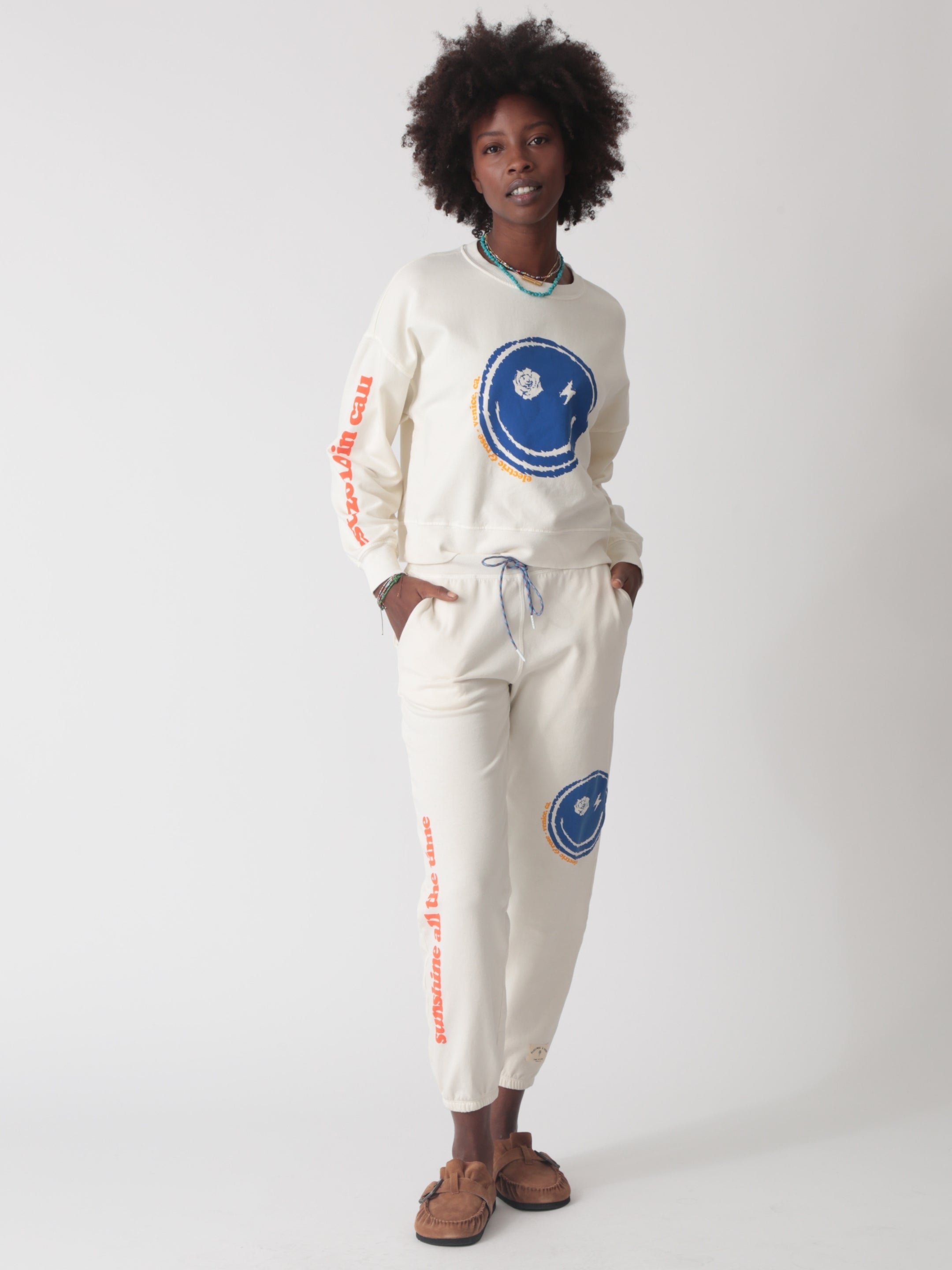 Classic Jogger - Ivory Smiley | Electric & Rose