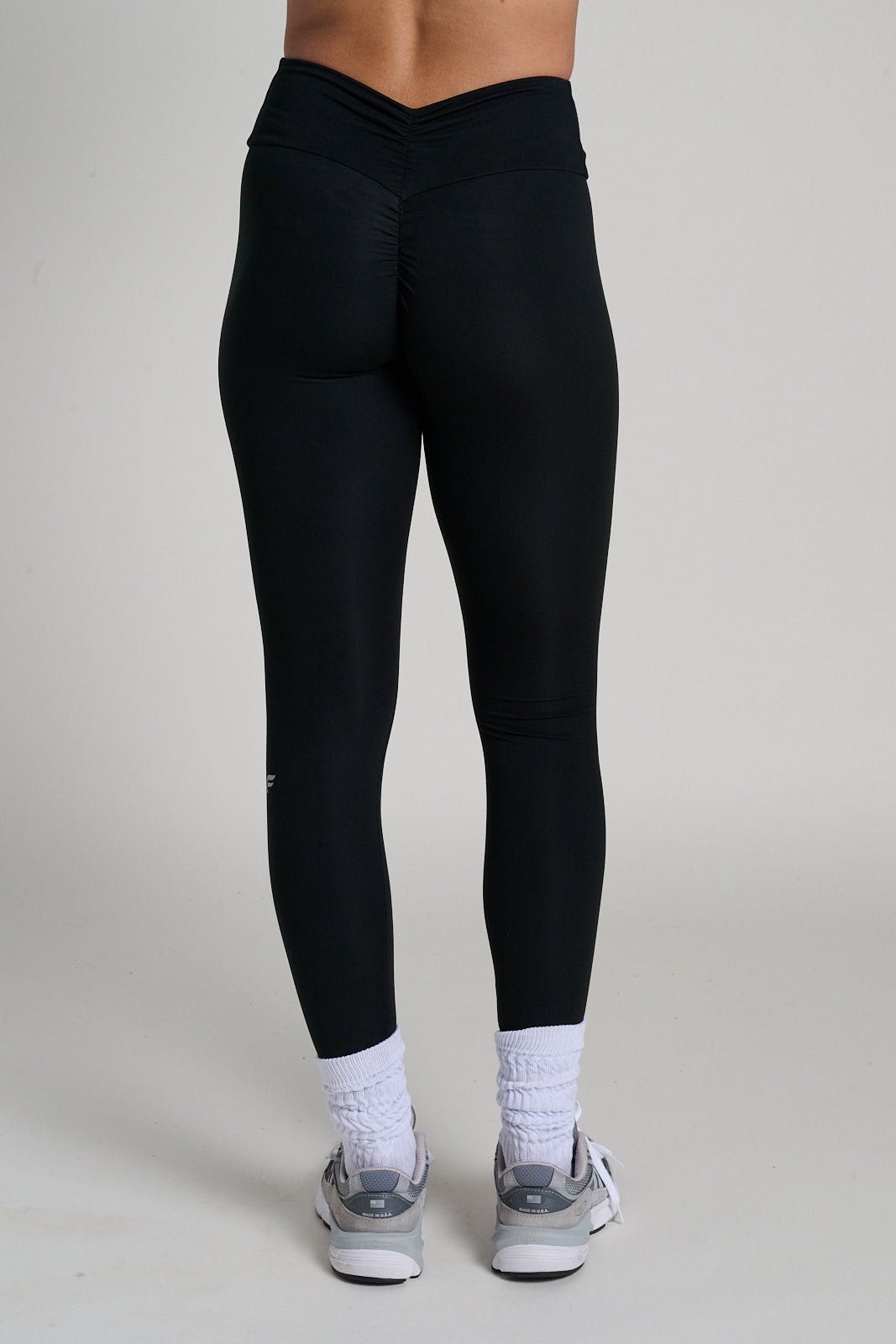 Booty Scrunch PureLuxe V-Back Legging | Fabletics