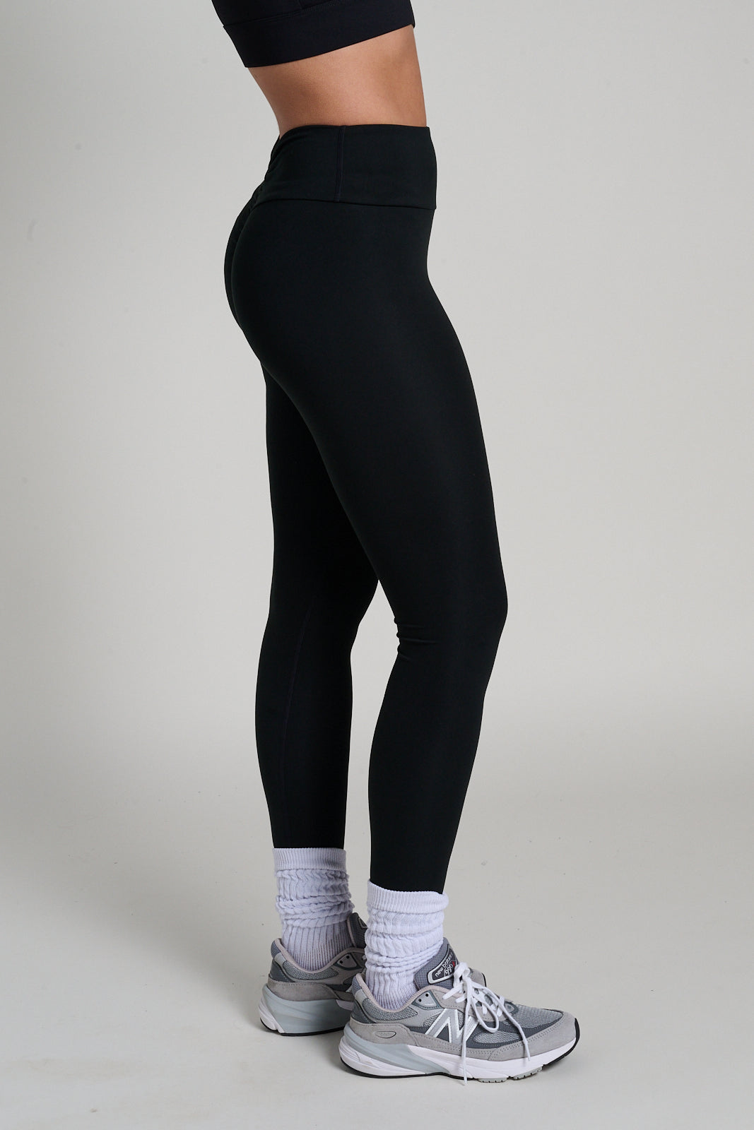 Booty Scrunch PureLuxe V-Back Legging | Fabletics