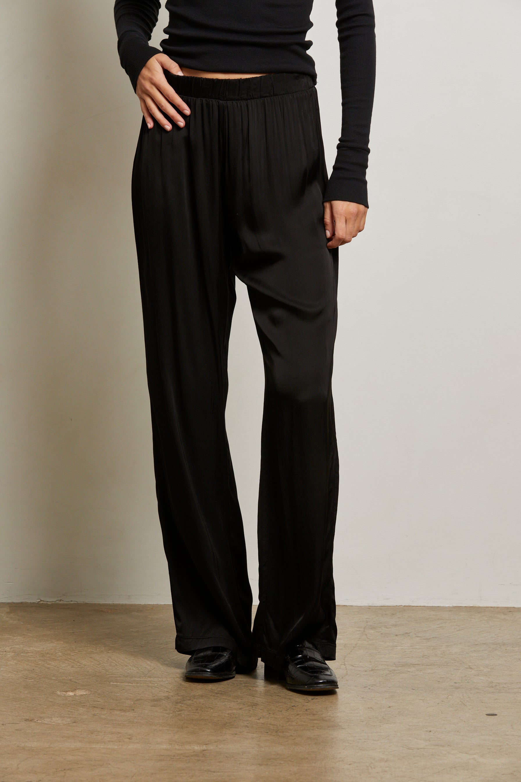 Perfect White Tee | Camile | Navy (NOTE: Image is for black, just for reference)