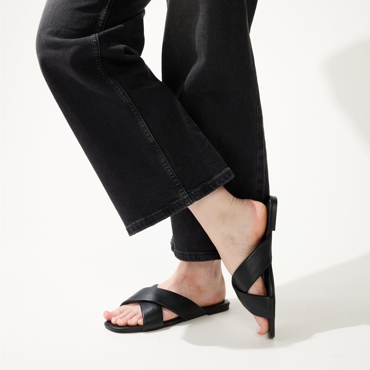 DELANCEY IN BLACK LEATHER - Yosi Samra  - Women's Sandals