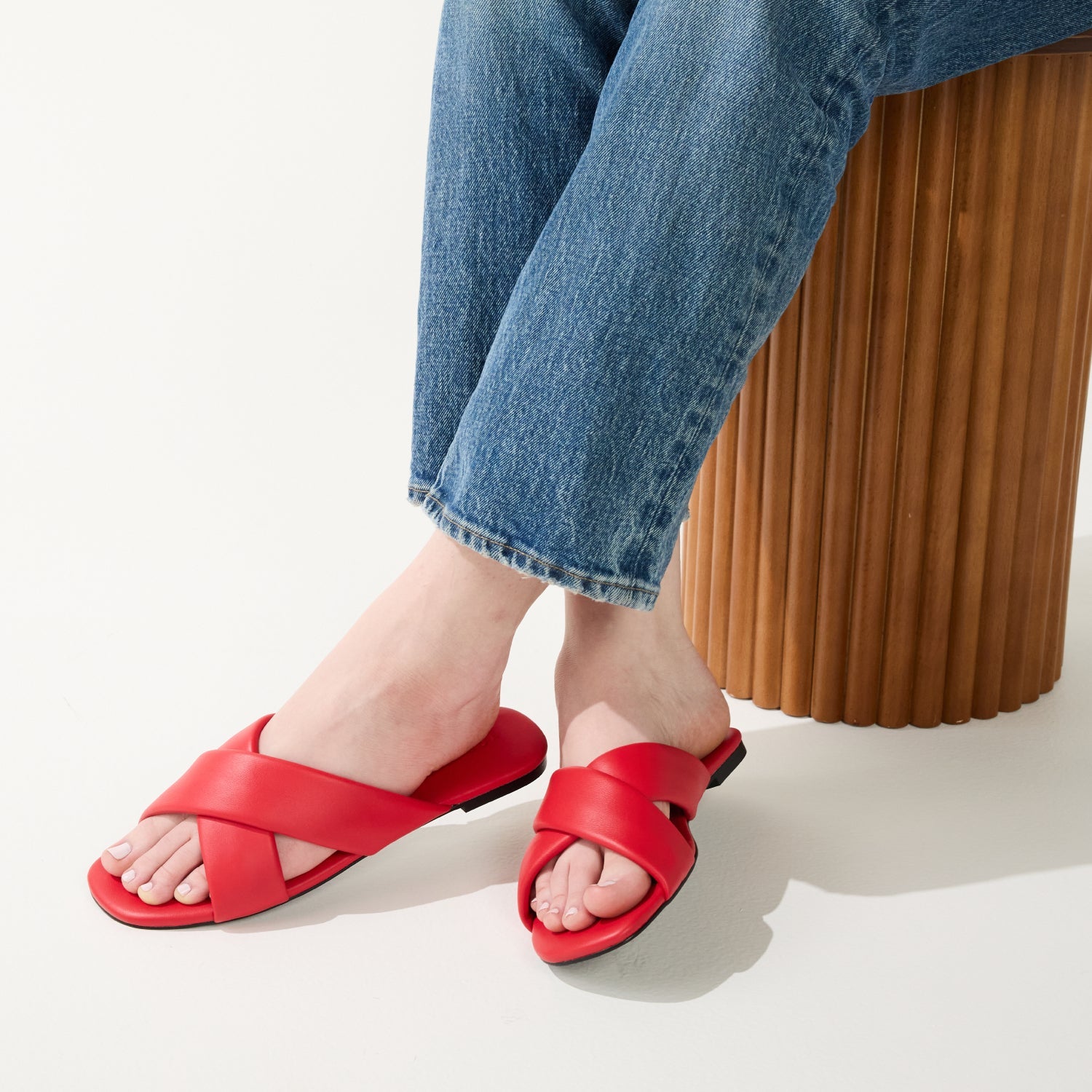 DELANCEY IN RED LEATHER - Yosi Samra  -