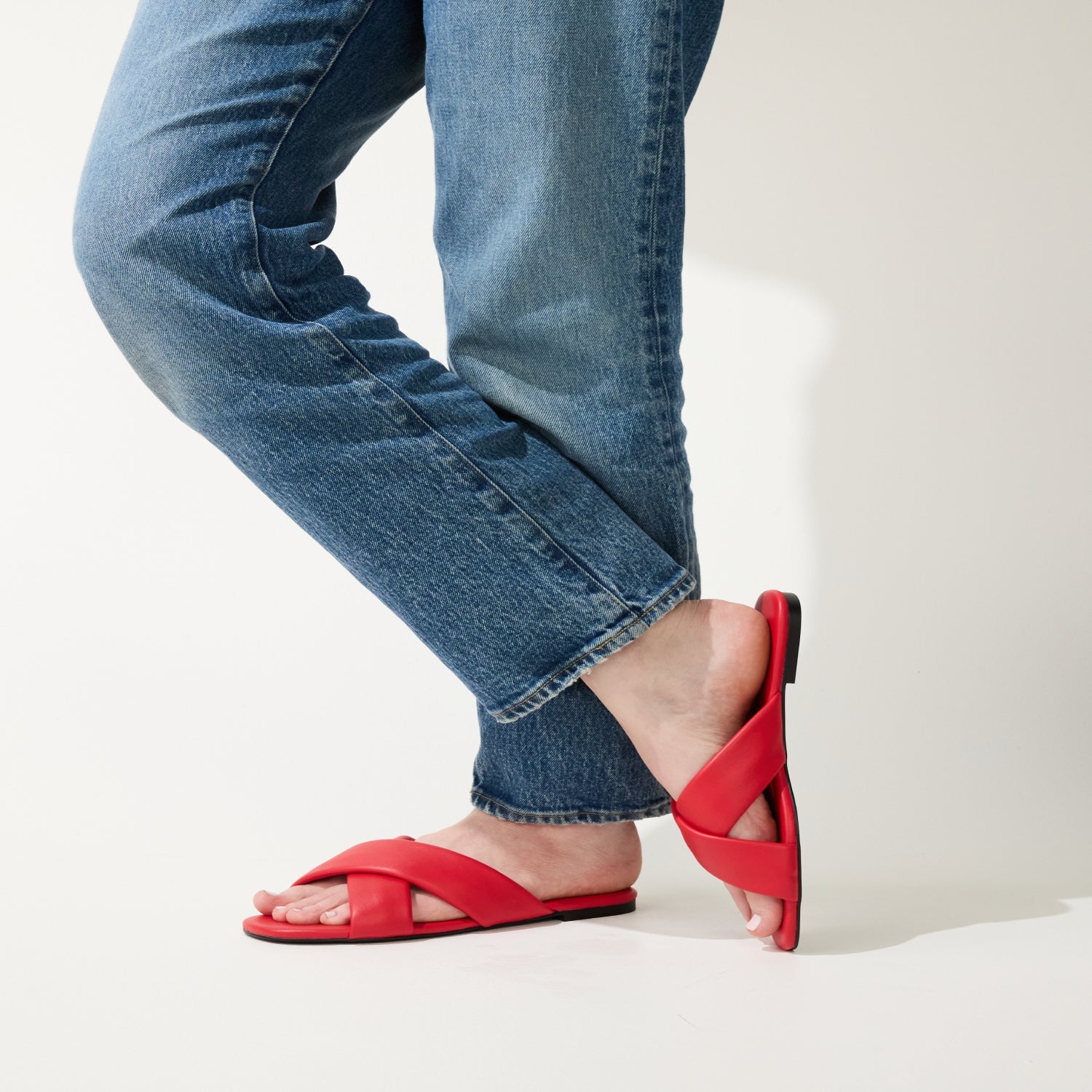 DELANCEY IN RED LEATHER - Yosi Samra  -