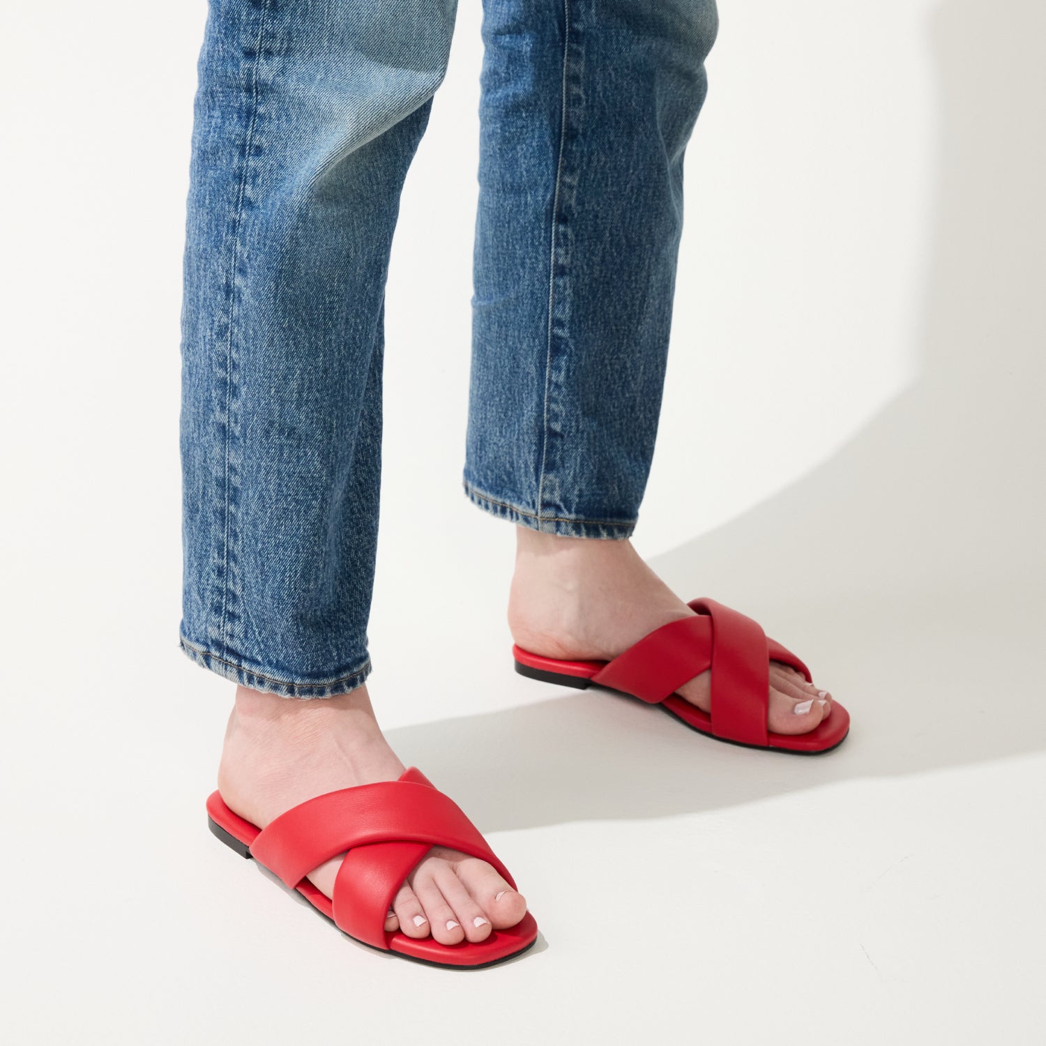 DELANCEY IN RED LEATHER - Yosi Samra  -