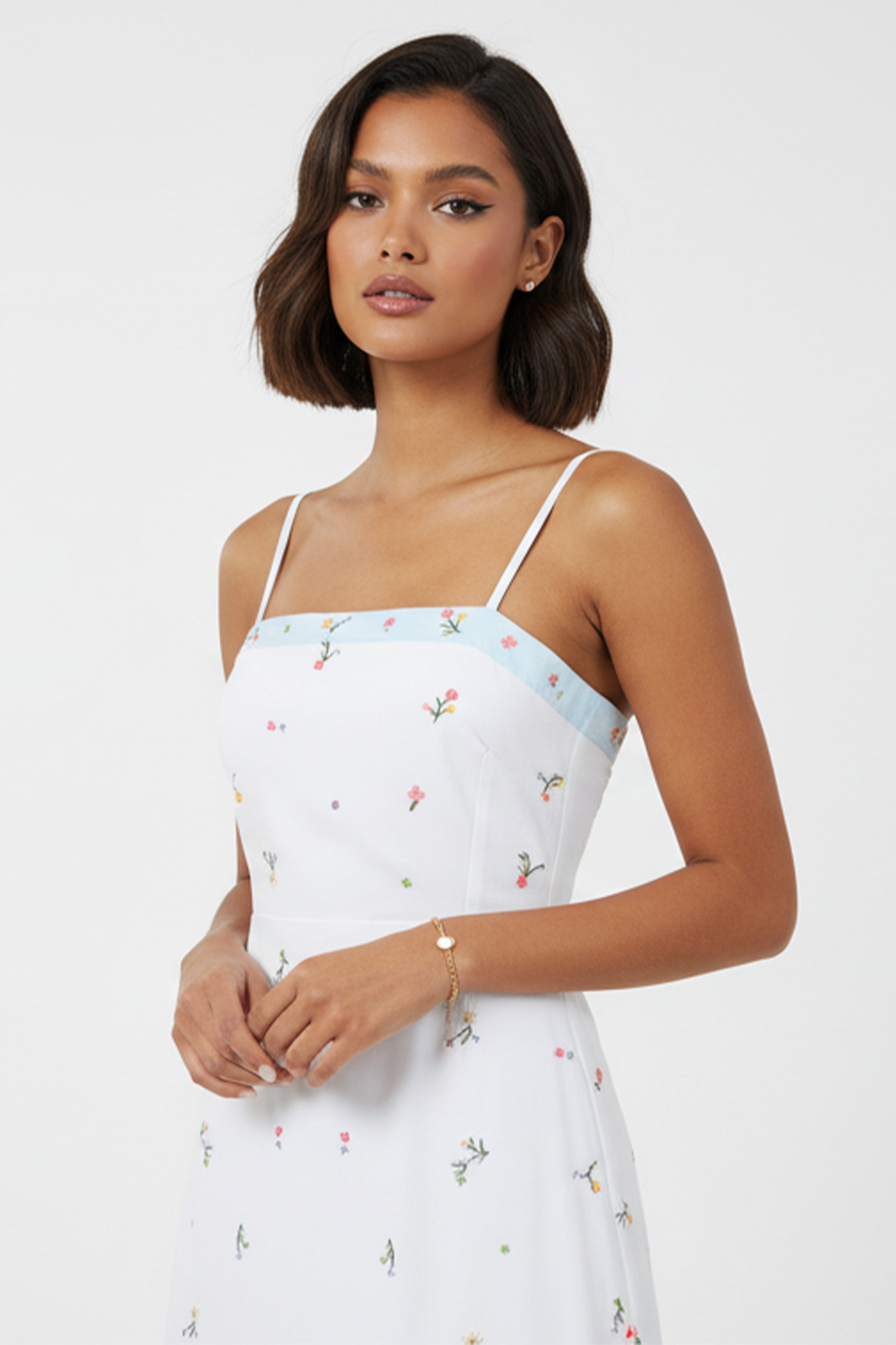 Ahuse | White