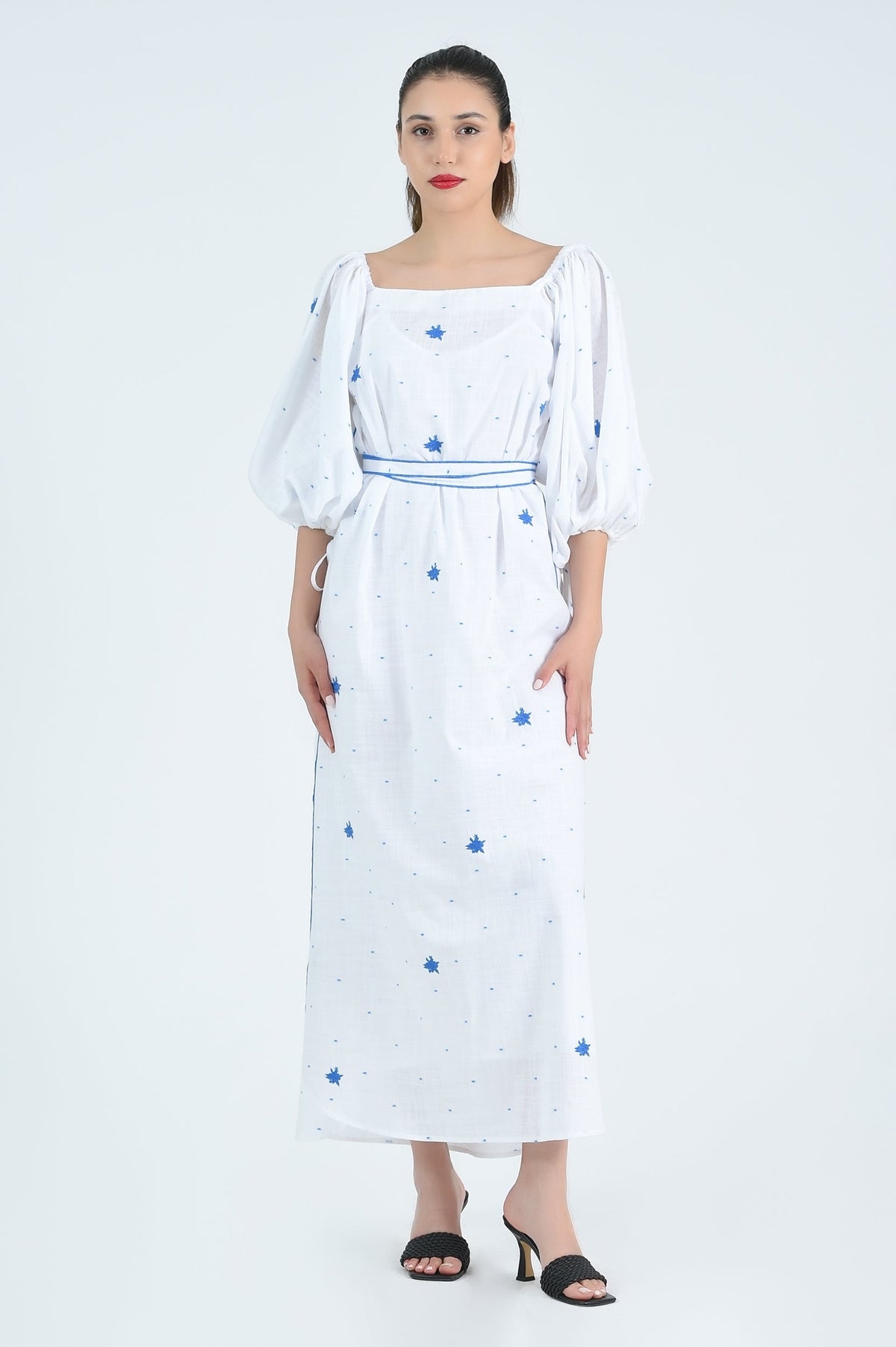 Nilufer | White