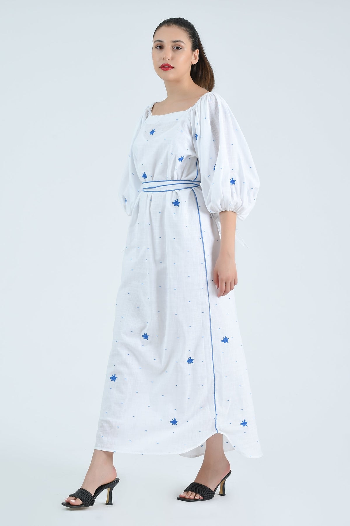 Nilufer | White