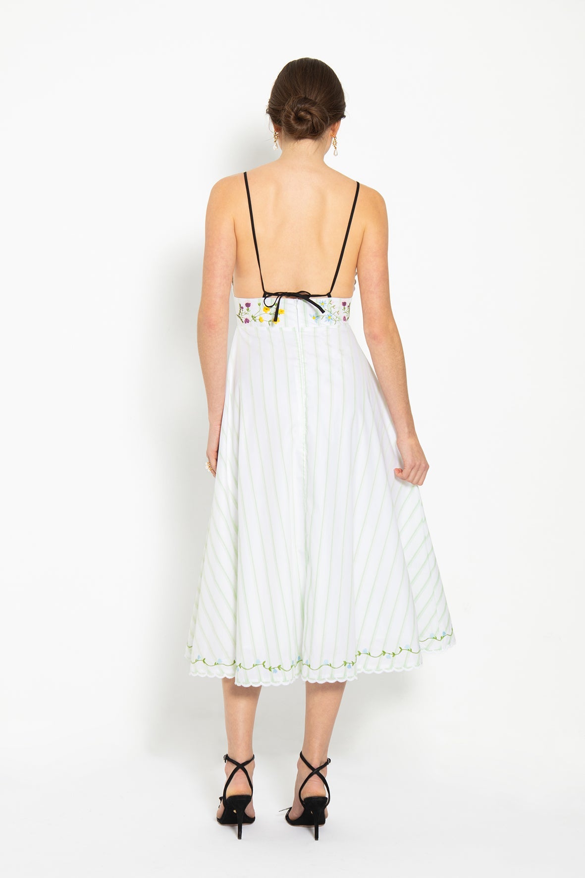 Nur | White With Green Stripes
