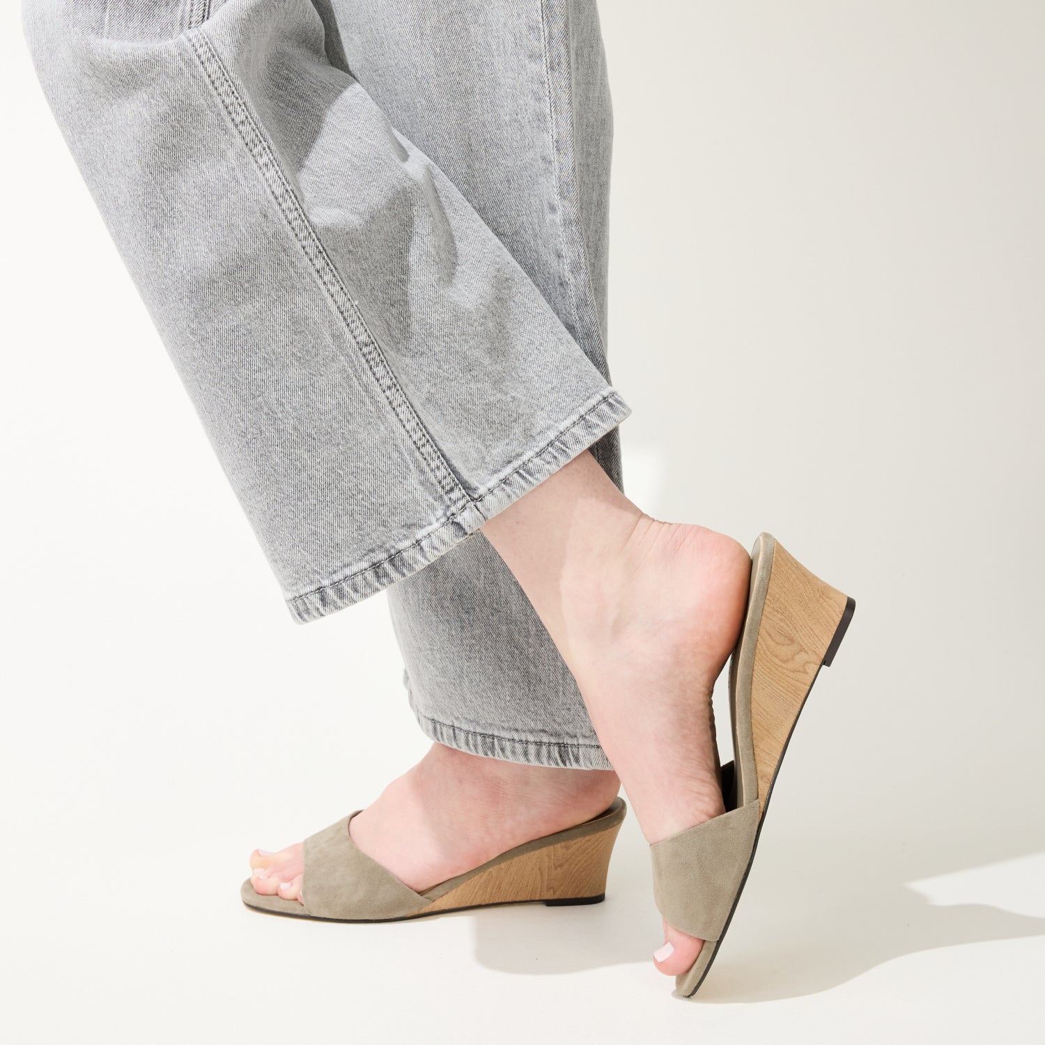 JADA IN TAUPE SUEDE - Yosi Samra  -