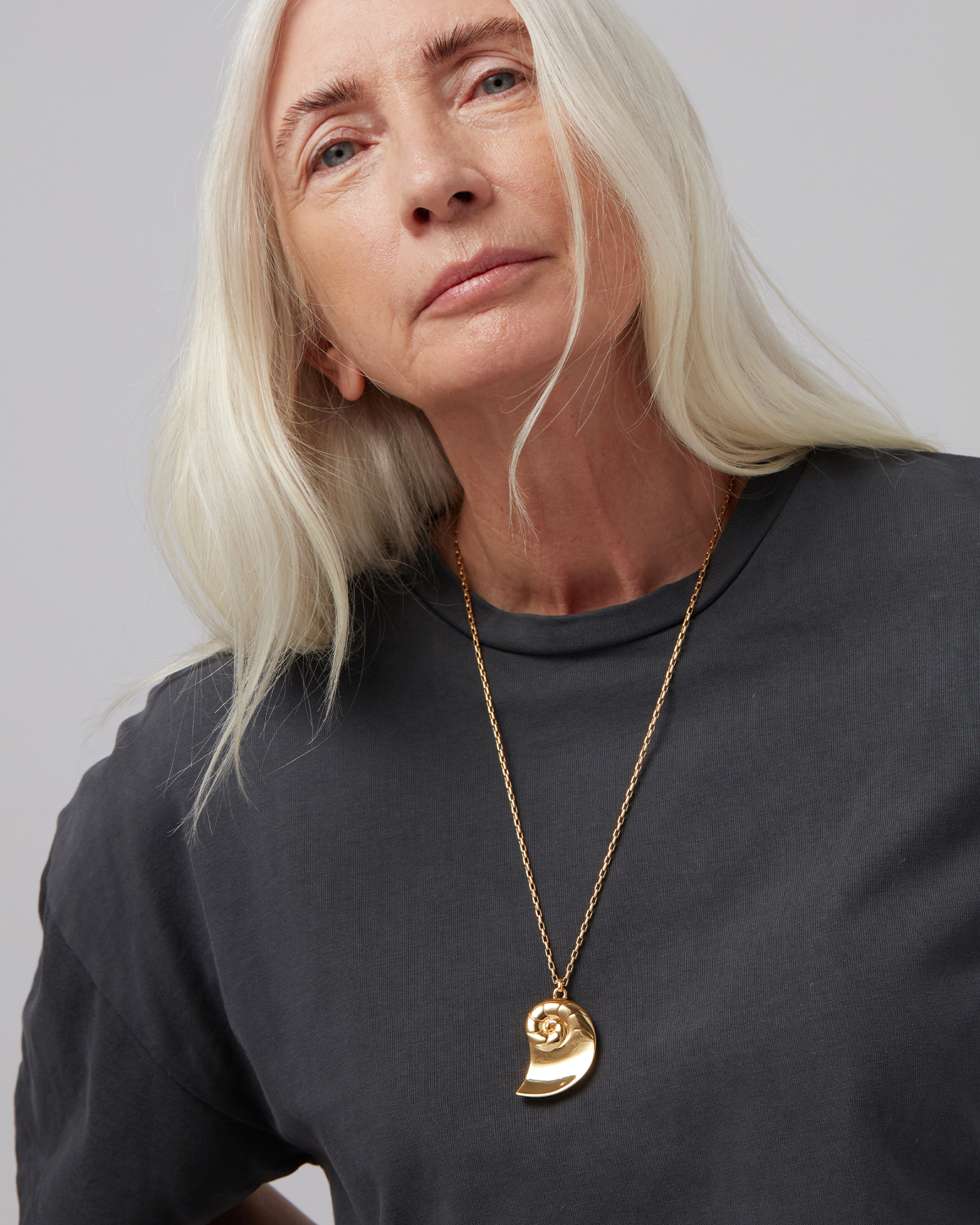 Dylan Pendant Necklace Gold
