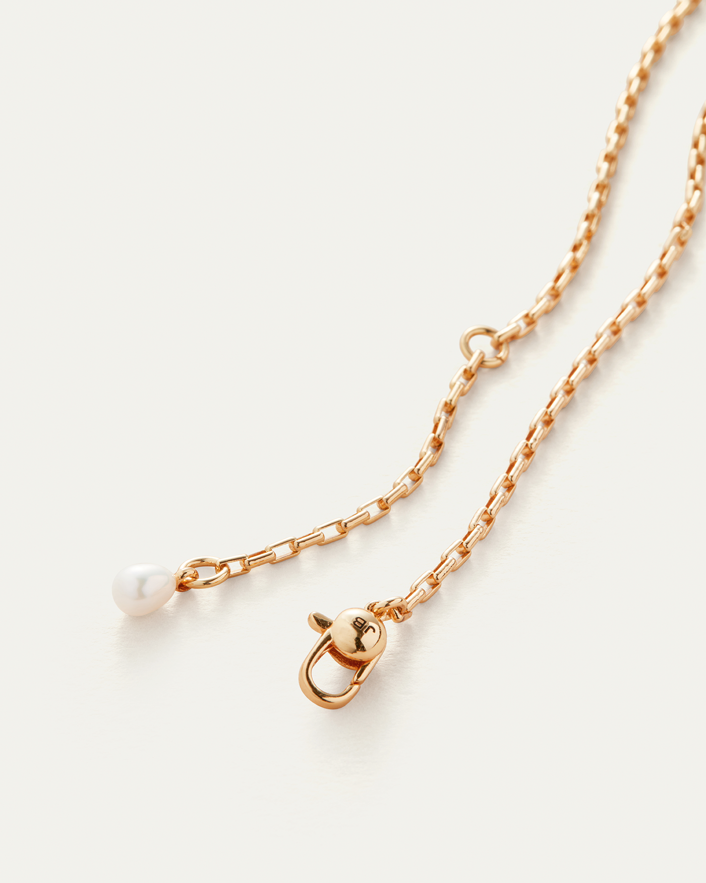 Dylan Pendant Necklace Gold