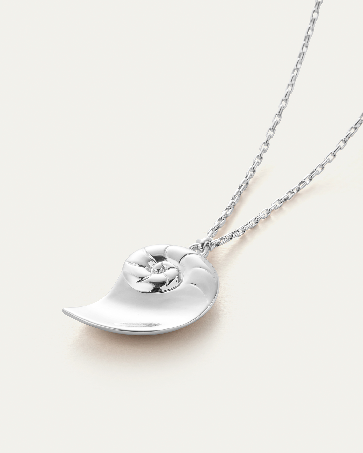 Dylan Pendant Necklace Silver