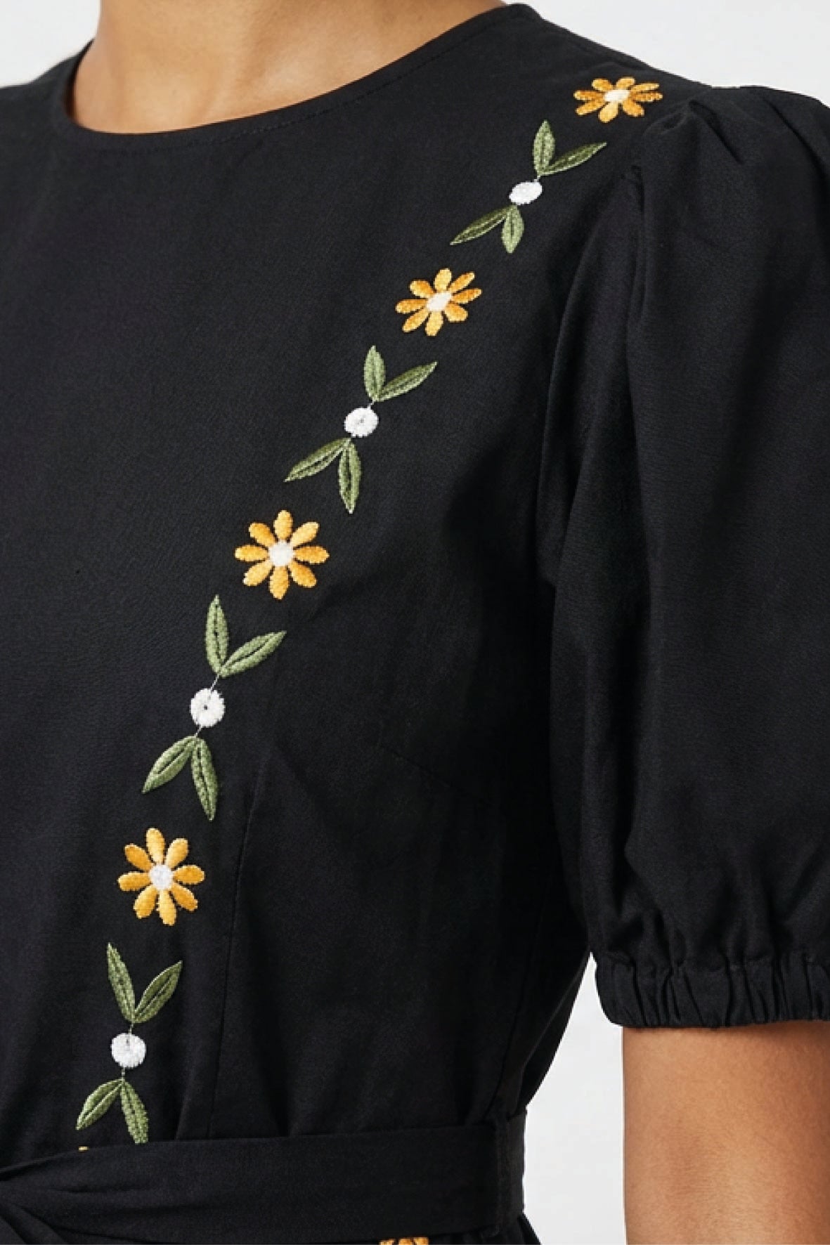 Lesley | Black