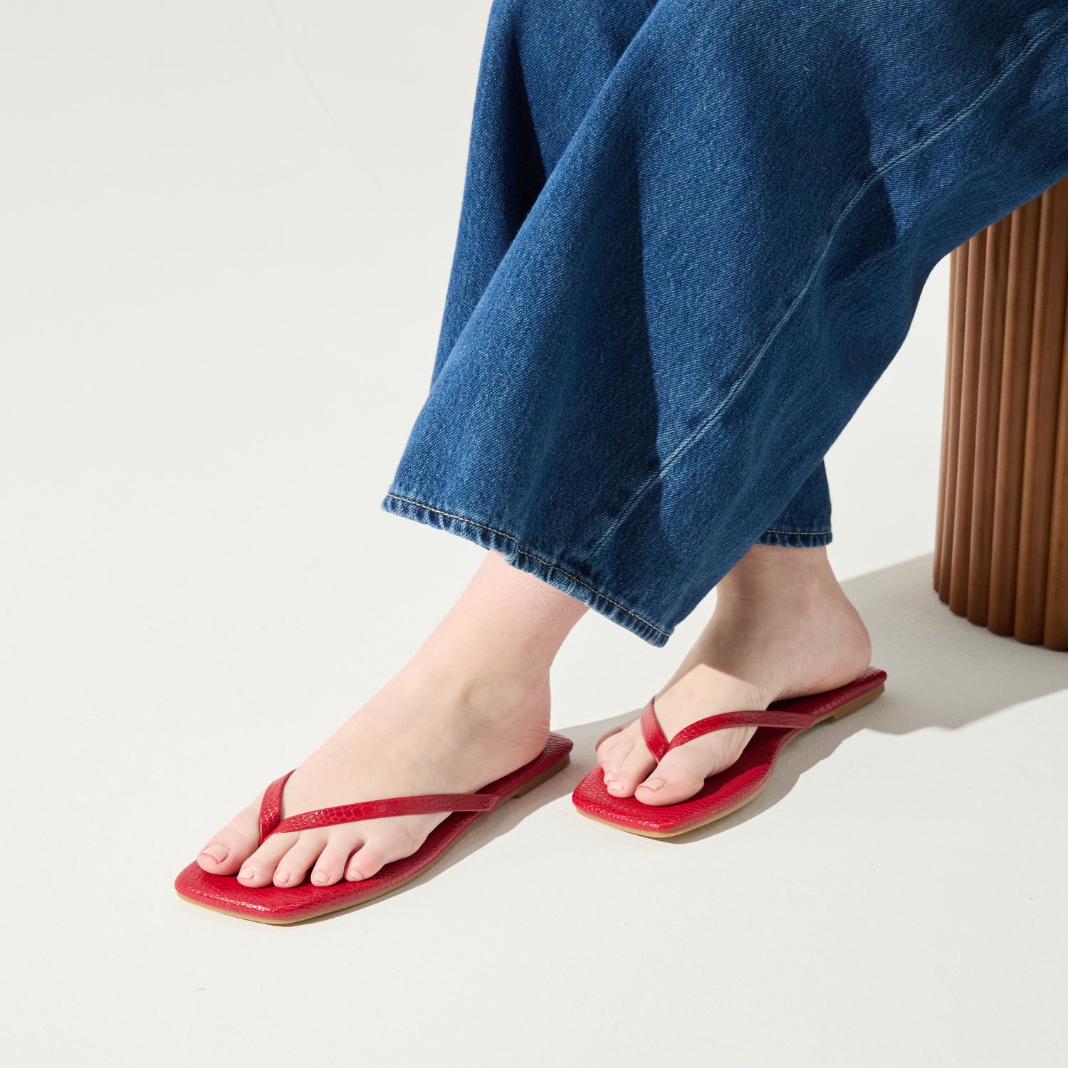 MERCER IN RED CROC - Yosi Samra  -
