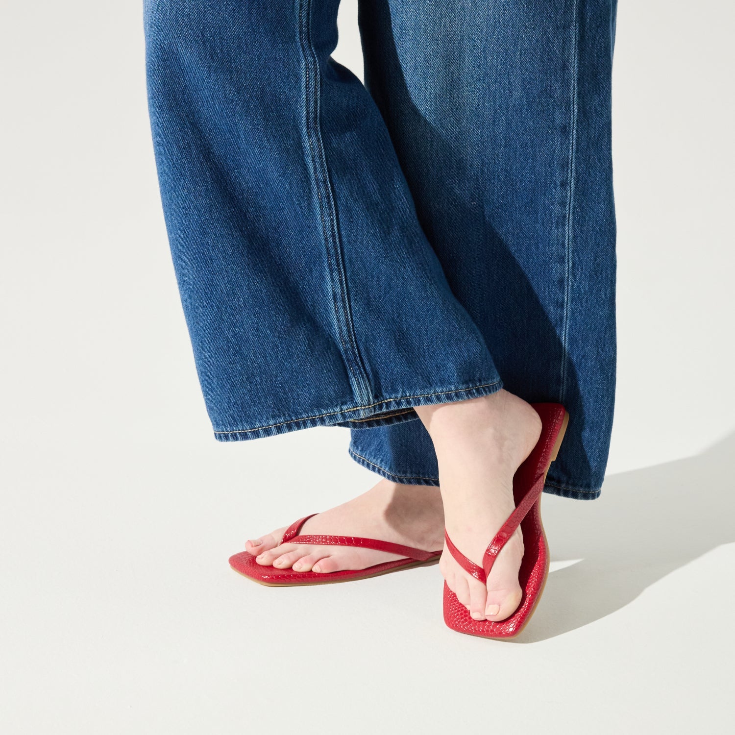 MERCER IN RED CROC - Yosi Samra  -