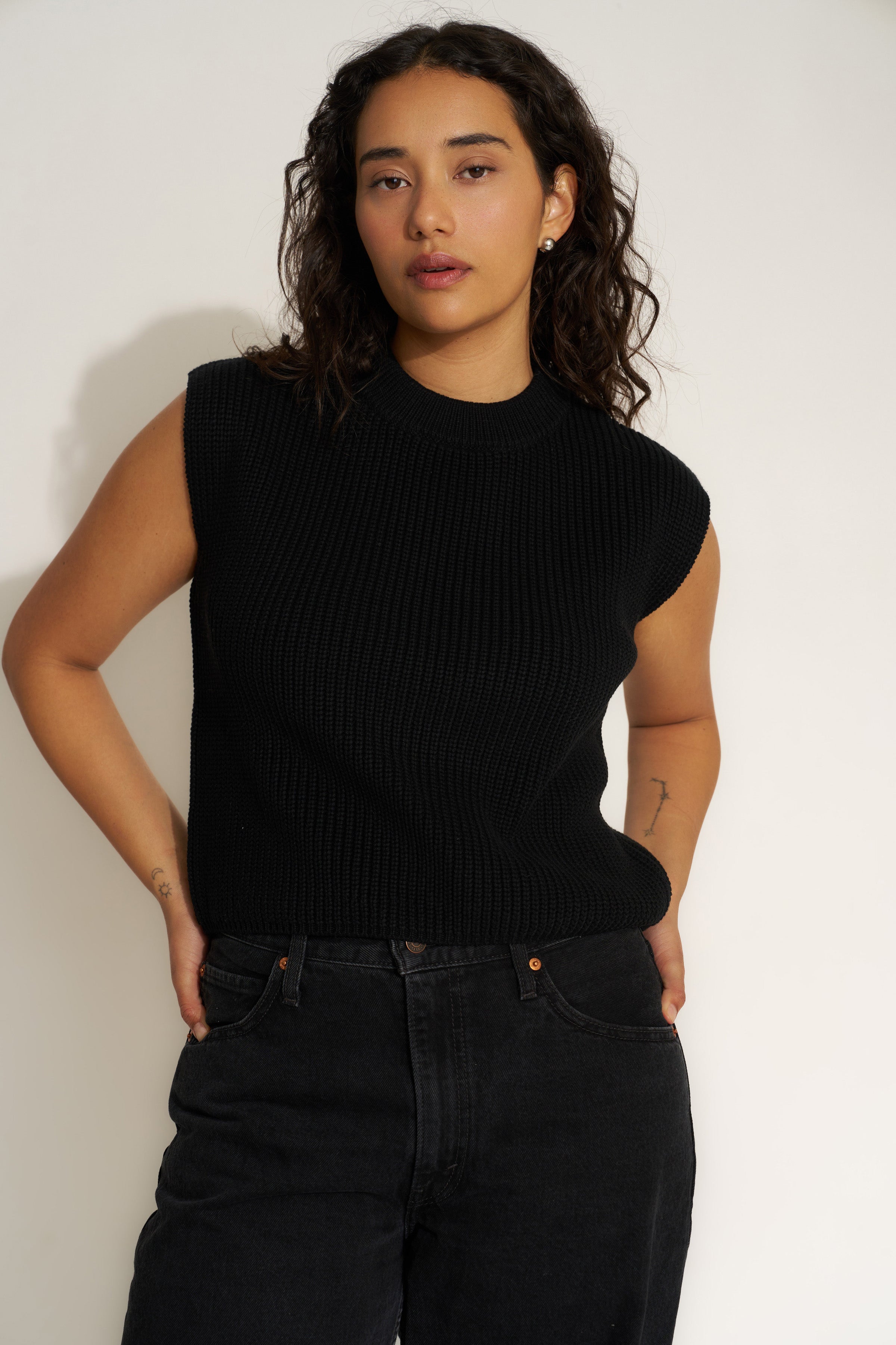 The Muscle Tee - Black
