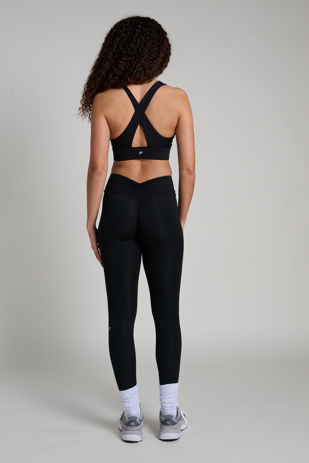 Booty Scrunch PureLuxe V-Back Legging | Fabletics