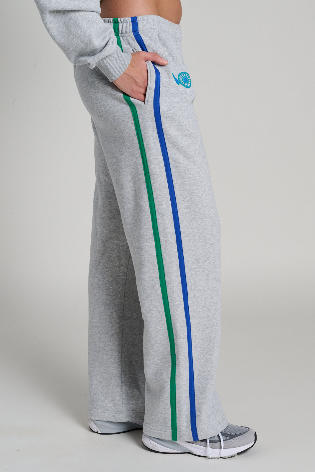 On Soul Time Classic Sweatpant | The Mayfair Group