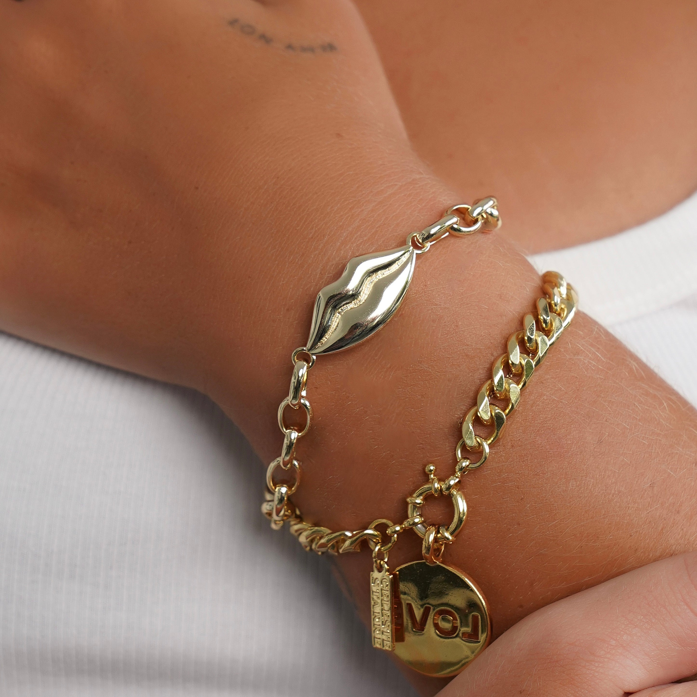 Pucker Up Bracelet