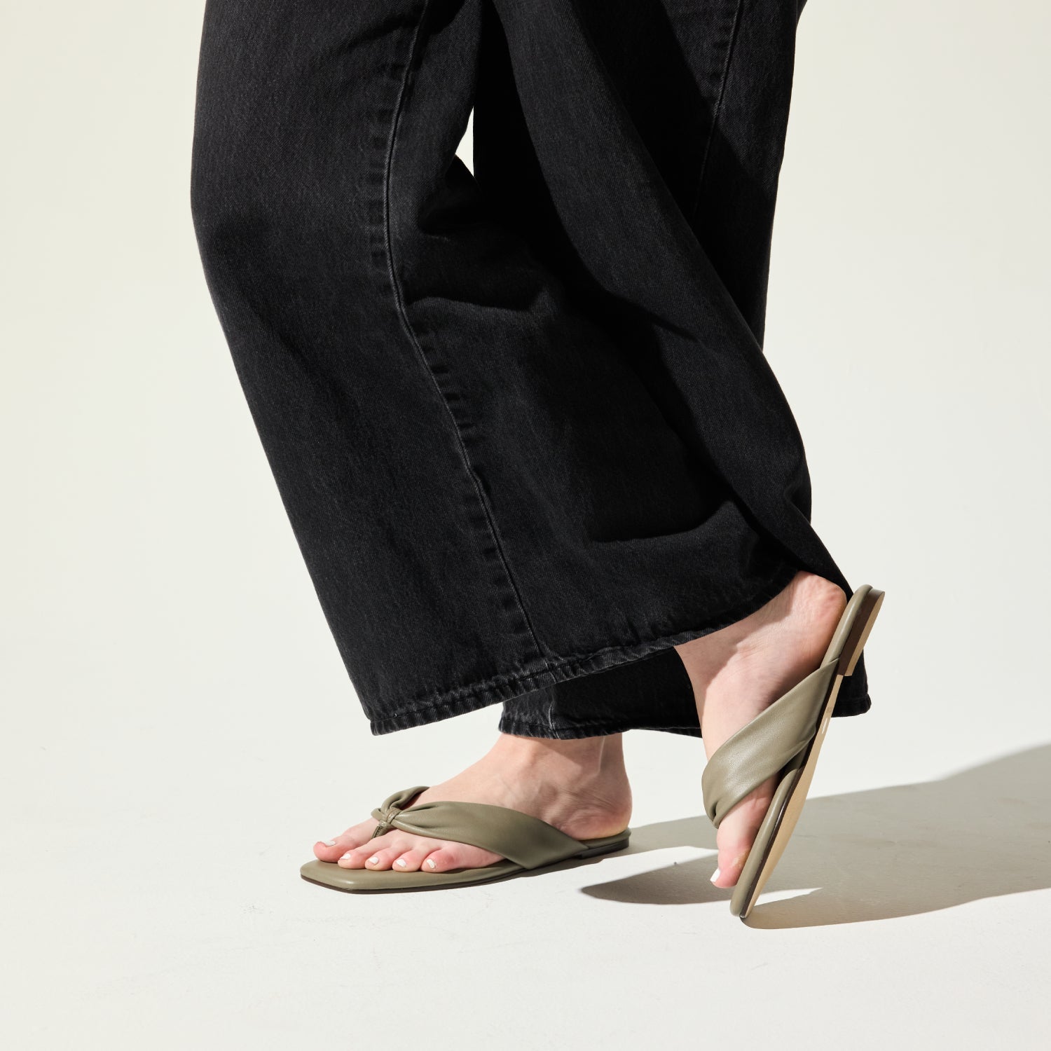 Reece Sandal in Taupe Leather