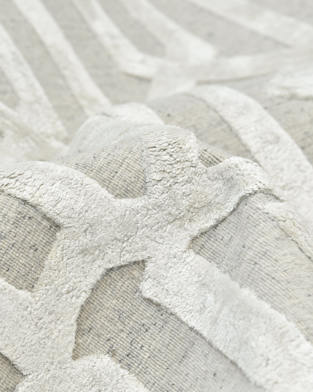 Rae Hand-Loomed Contemporary Trellis Gray Area Rug