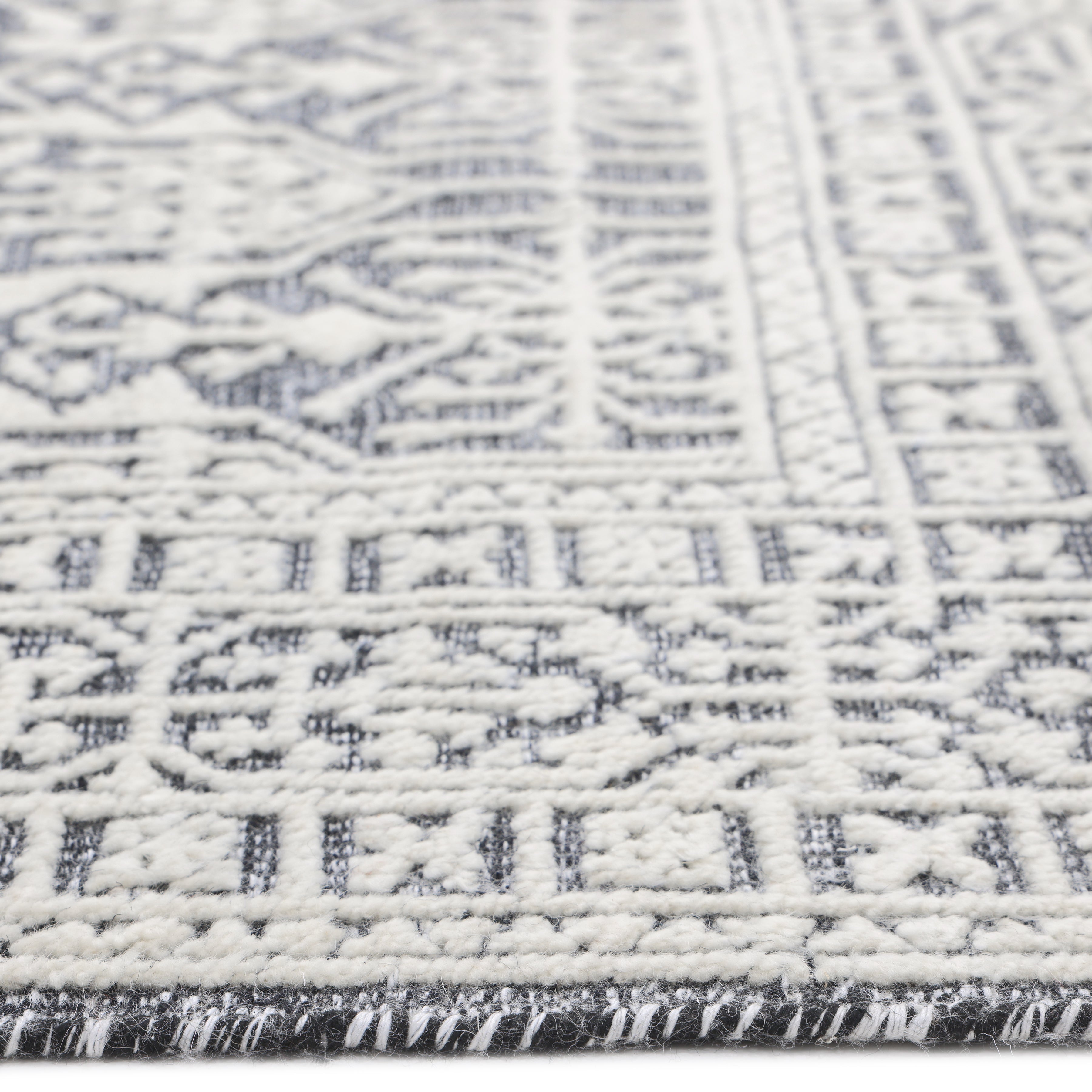 Yvonne Hand Knotted Contemporary Oriental Gray Area Rug