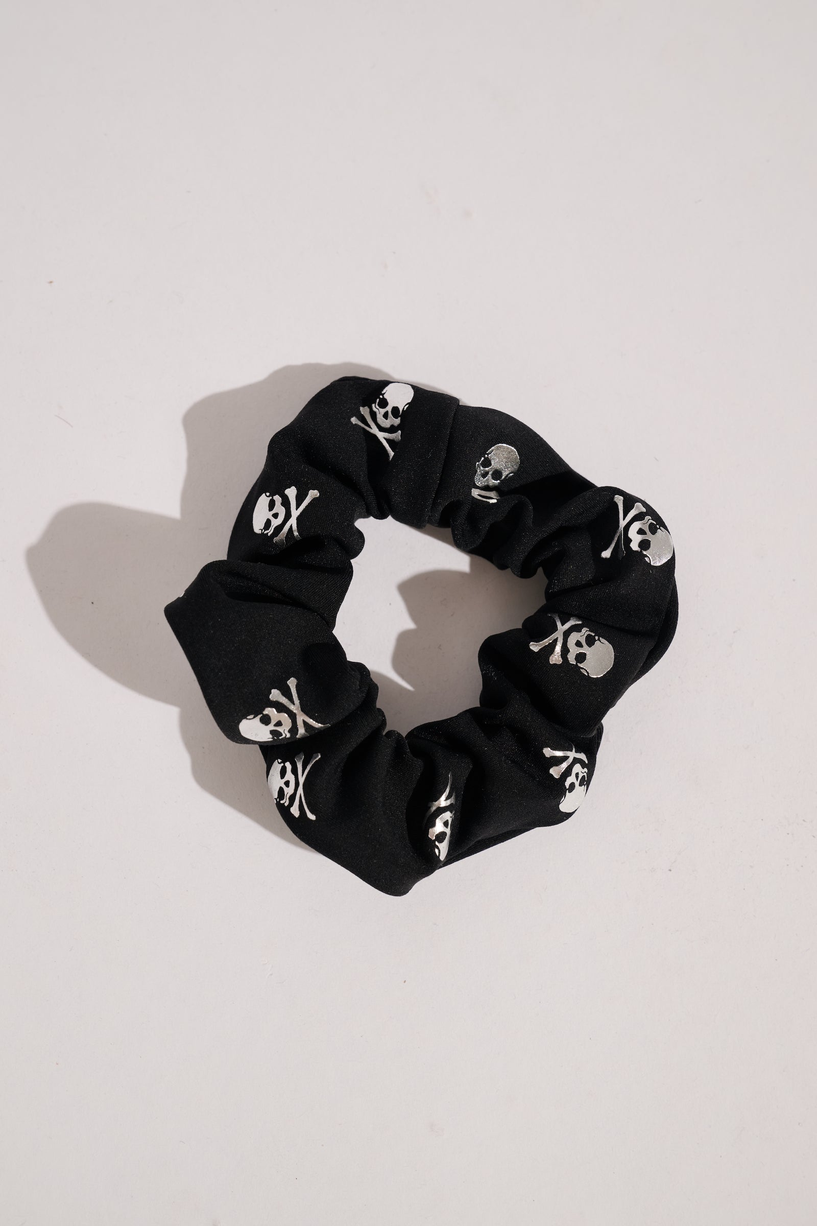 CORE BLACK SKULL SCRUNCHIE | Soul by SoulCycle