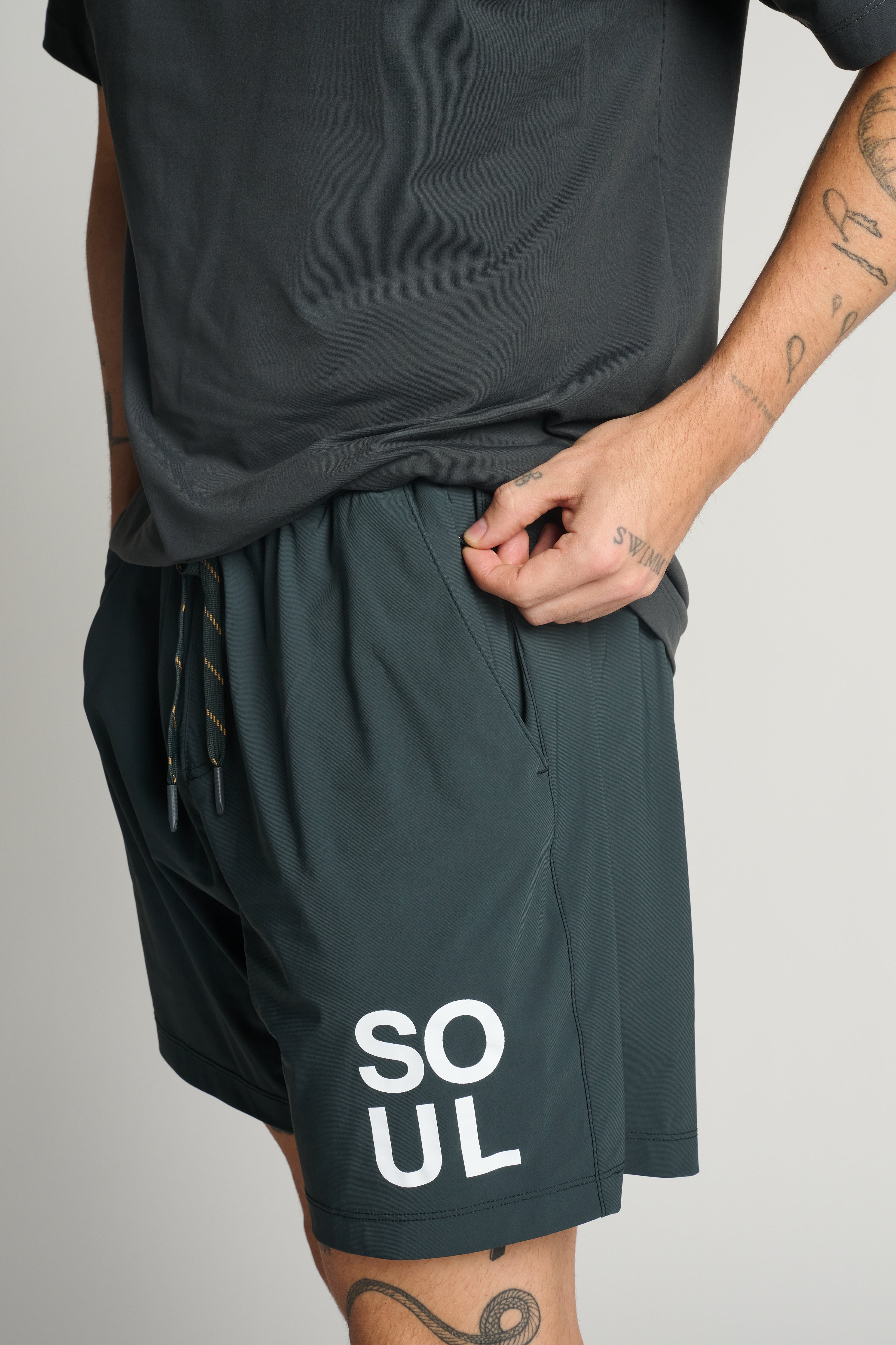 7' Pursuit Short- Unlined | Rhone