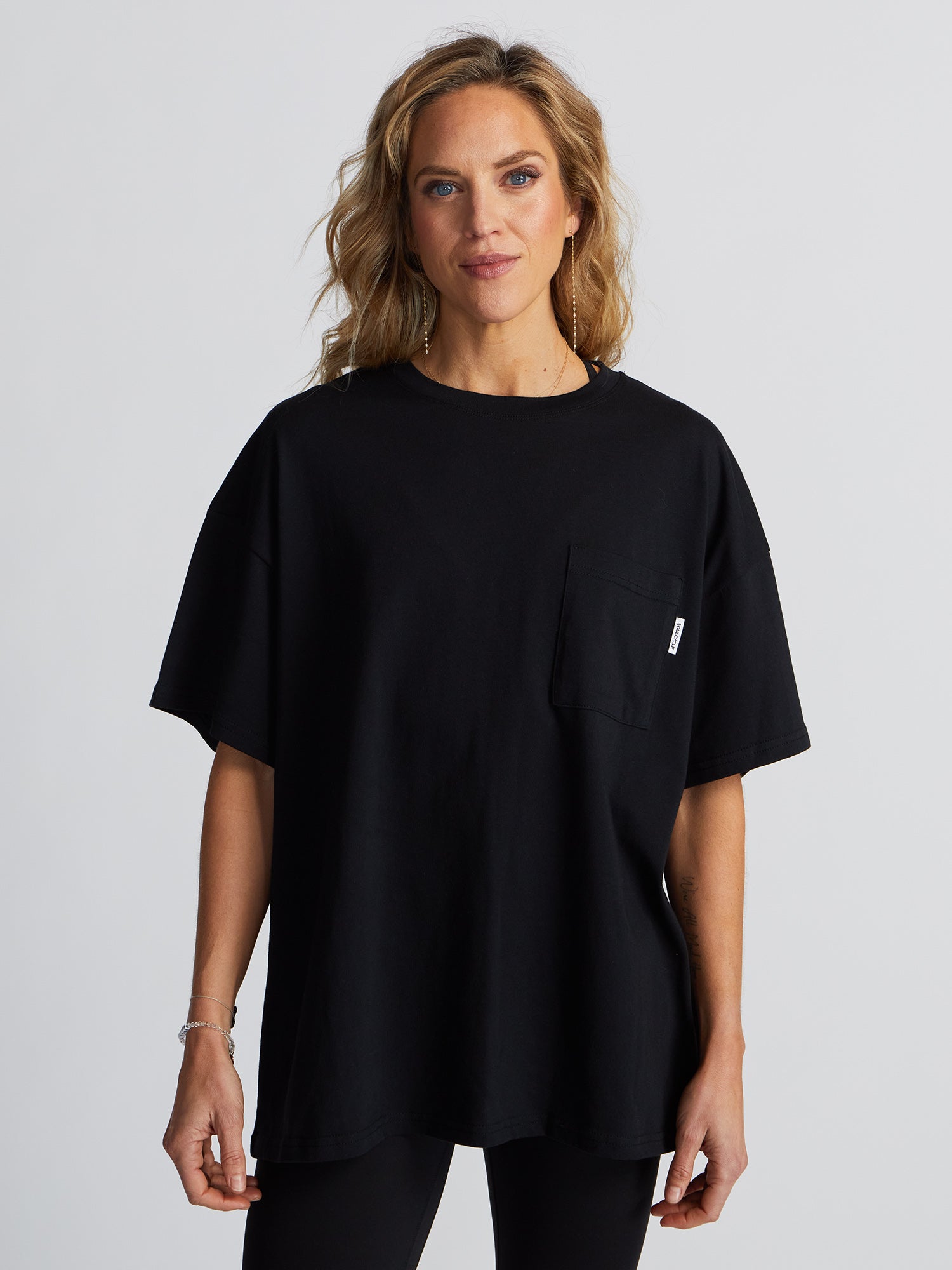 RUBY CORE BLACK POCKET TEE | Soul by SoulCycle