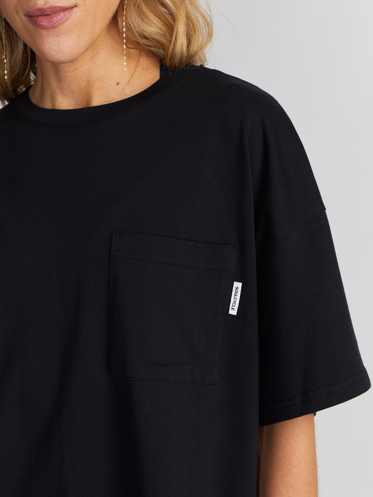 RUBY CORE BLACK POCKET TEE | Soul by SoulCycle