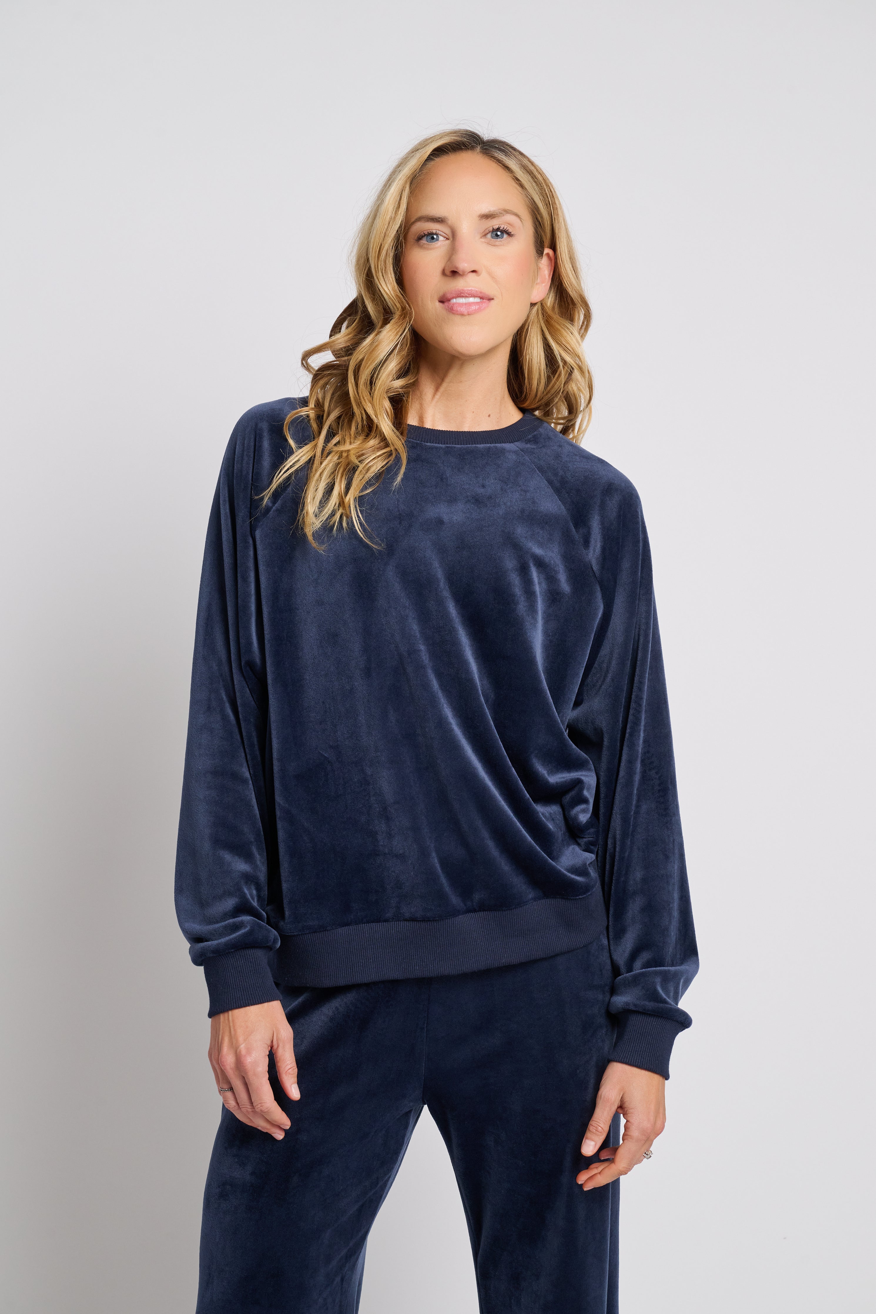 JOY VELOUR CREWNECK | Splits59