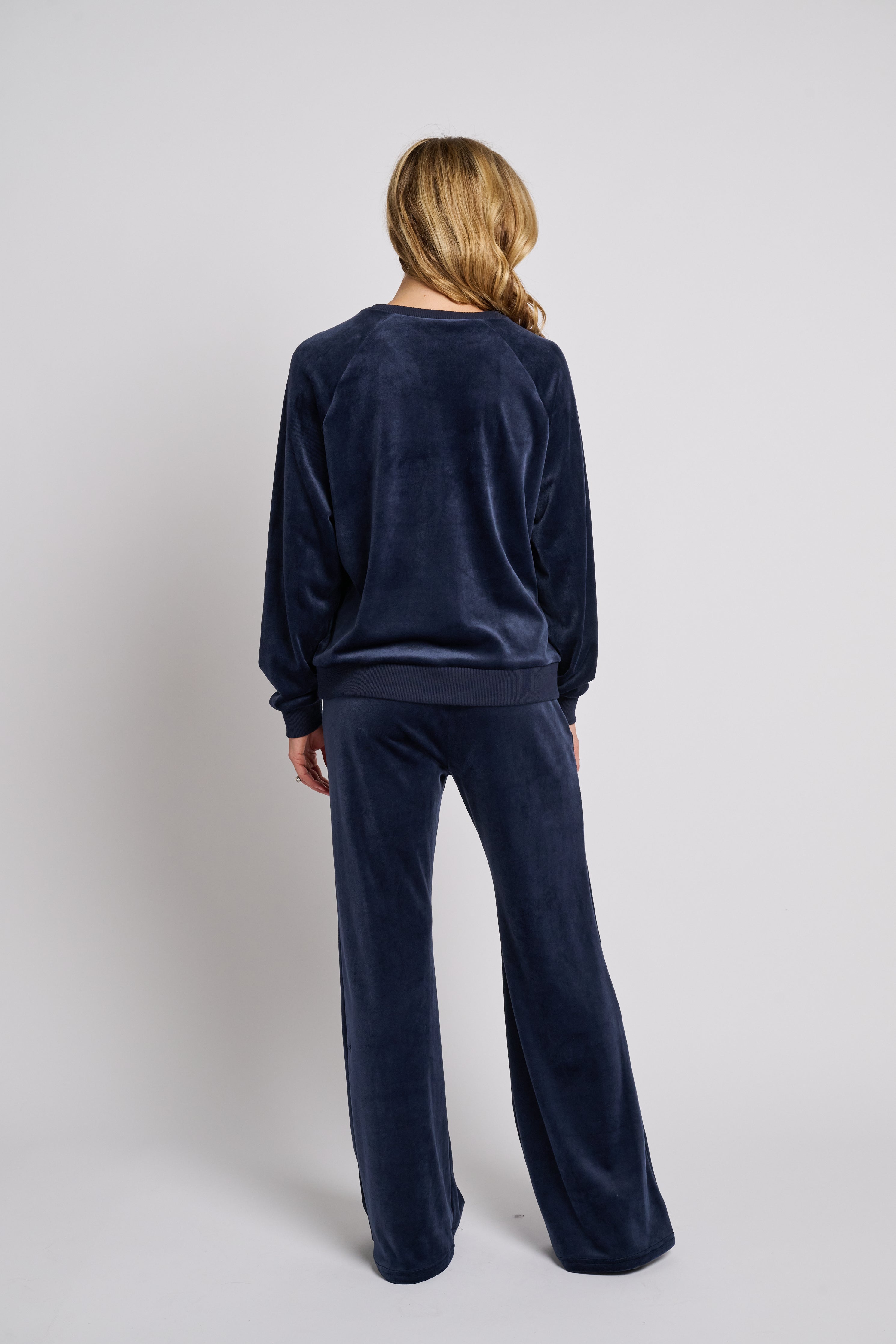 JOY VELOUR CREWNECK | Splits59