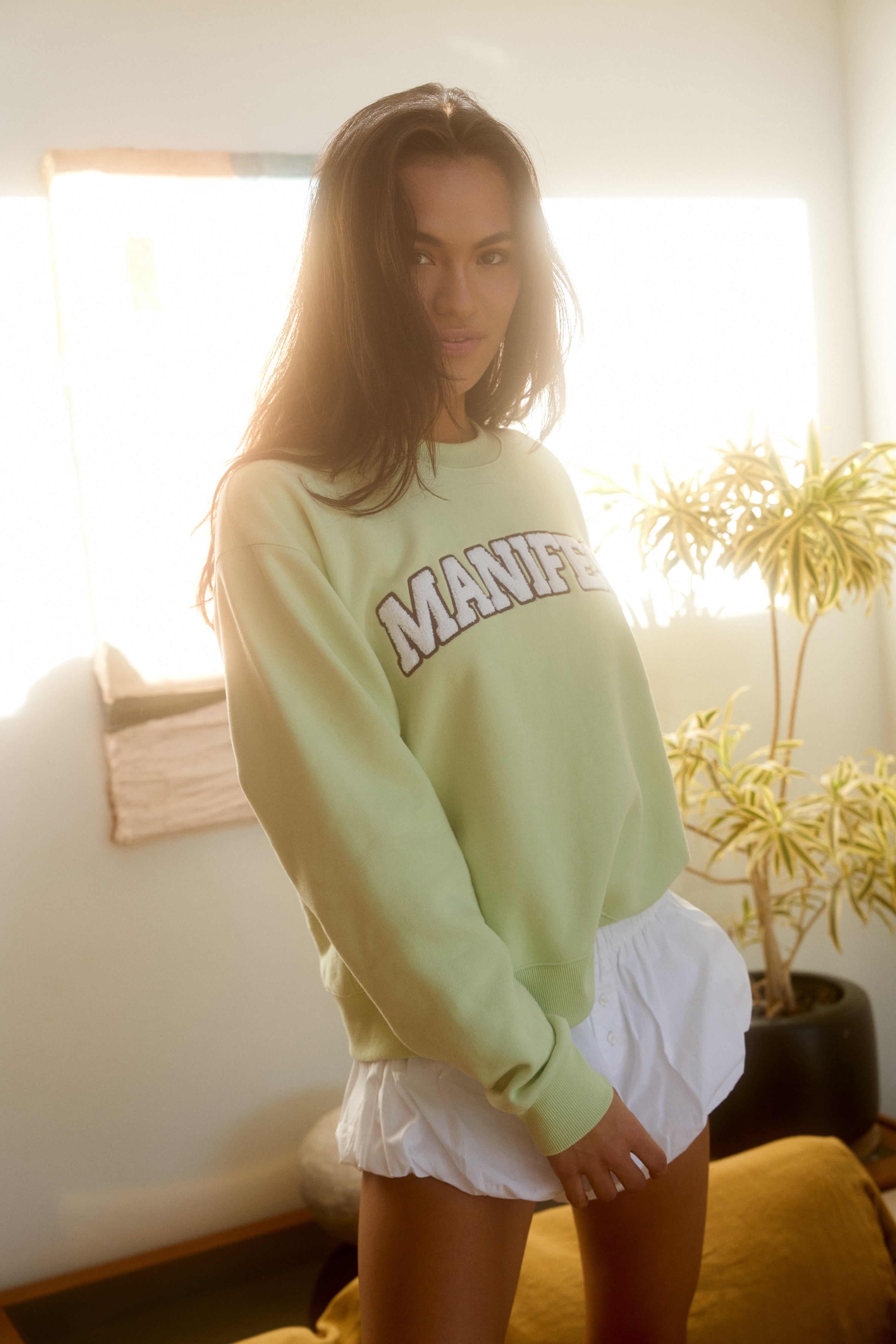 Manifest Classic Crewneck