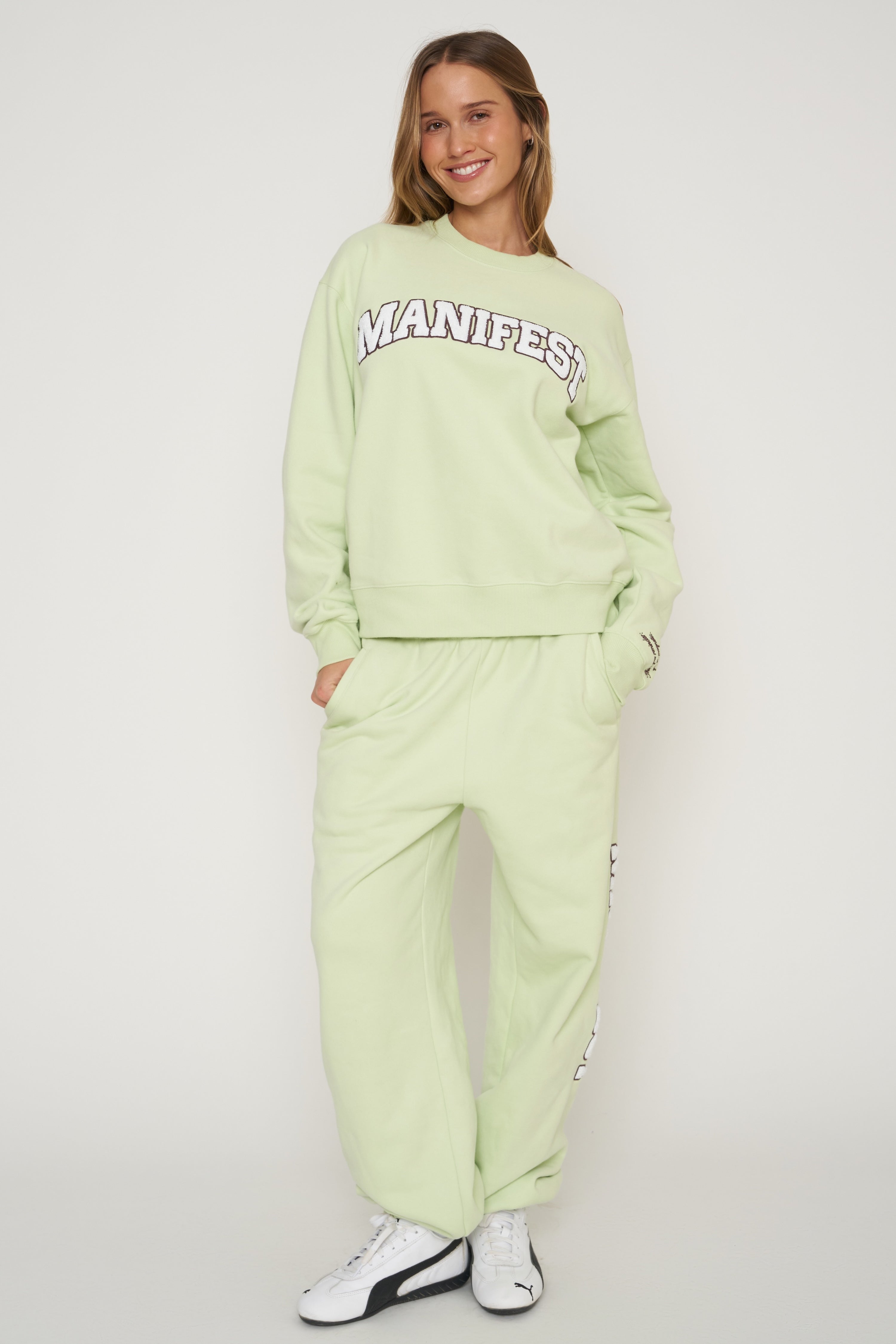 Manifest Classic Sweatpants