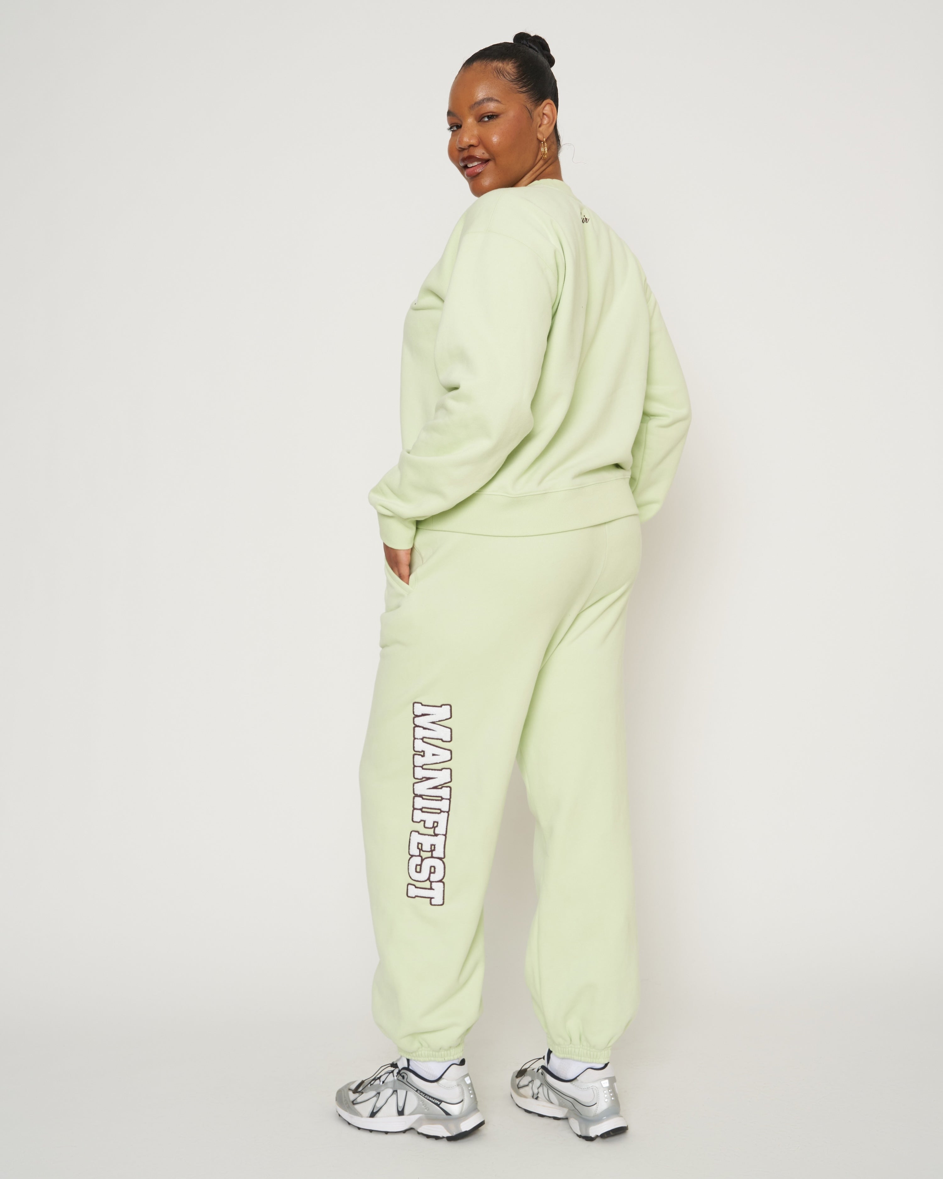 Manifest Classic Sweatpants