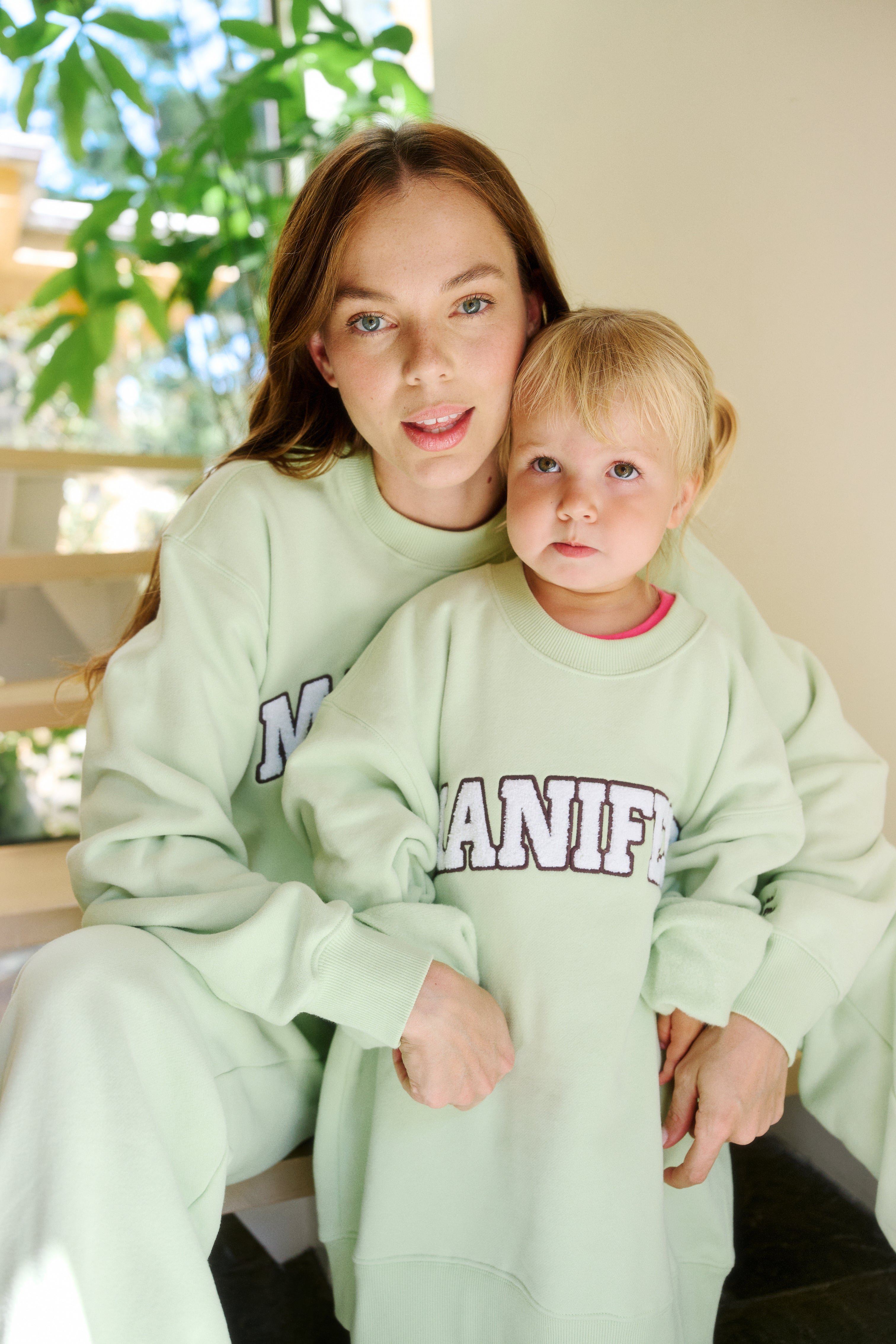 Manifest Classic Crewneck