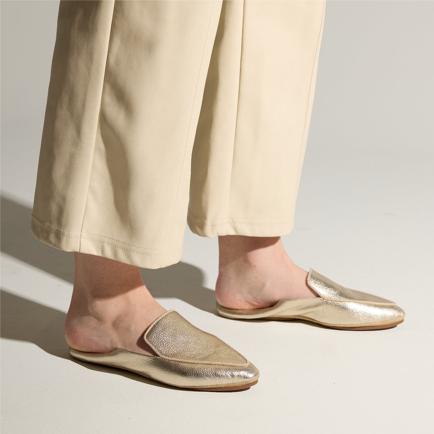 VIVINA IN GOLD METALLIC LEATHER - Yosi Samra  - Women's Flats