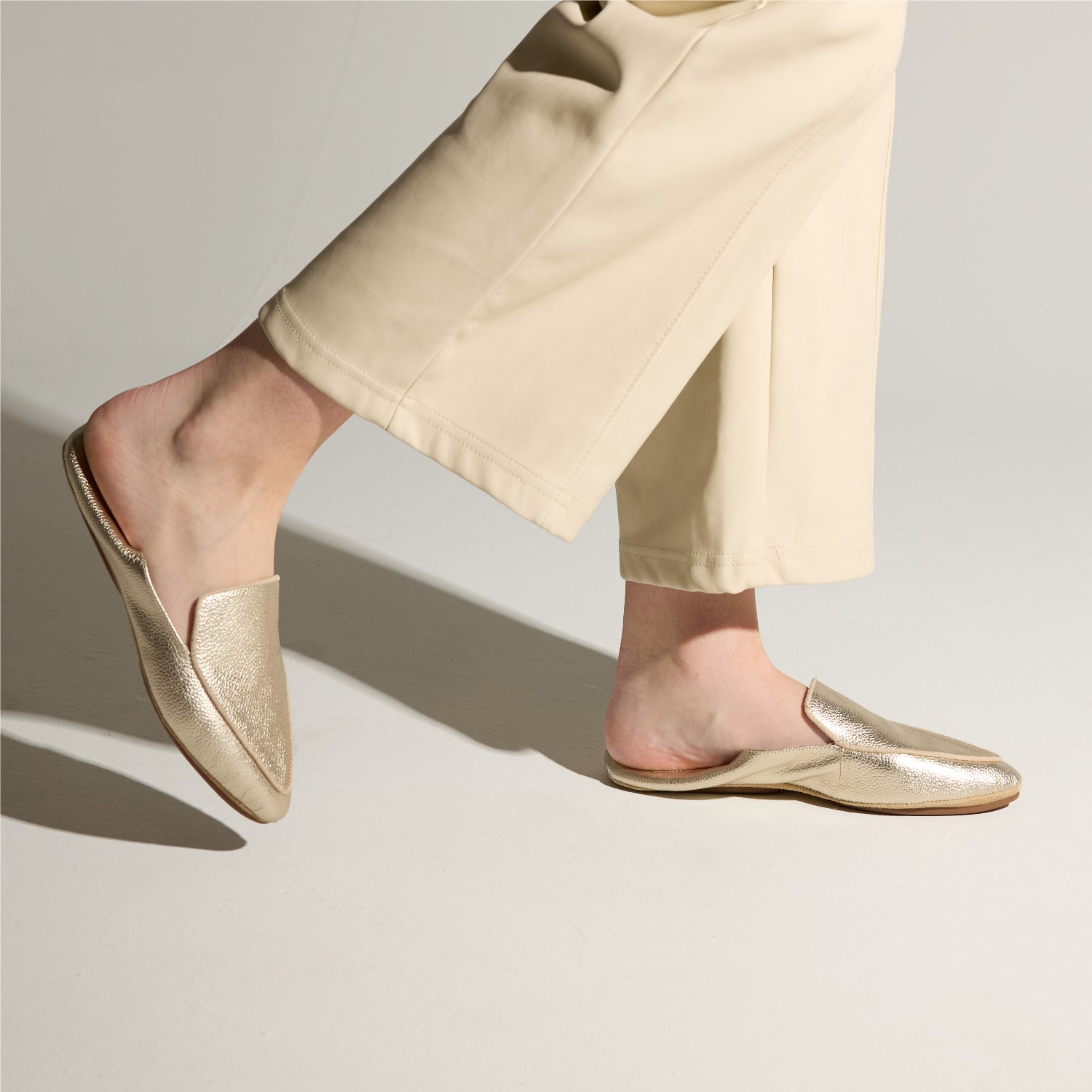 VIVINA IN GOLD METALLIC LEATHER - Yosi Samra  - Women's Flats