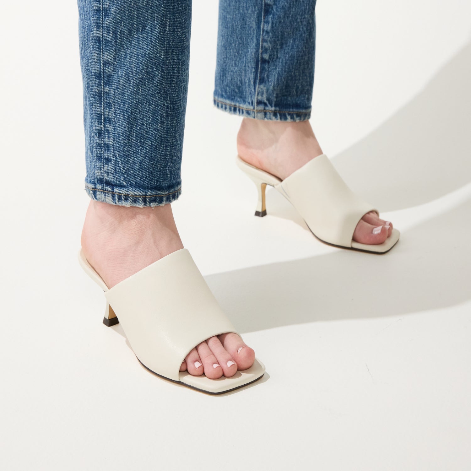 WREN IN CREAM LEATHER - Yosi Samra  -