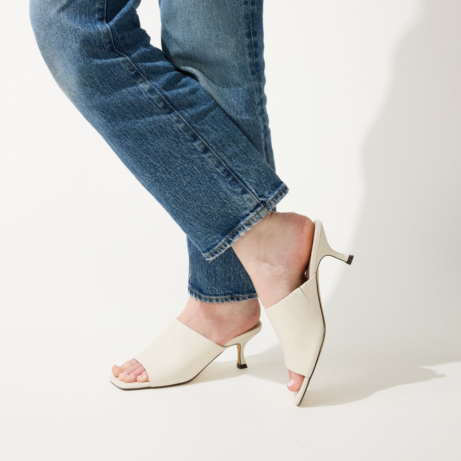 WREN IN CREAM LEATHER - Yosi Samra  -