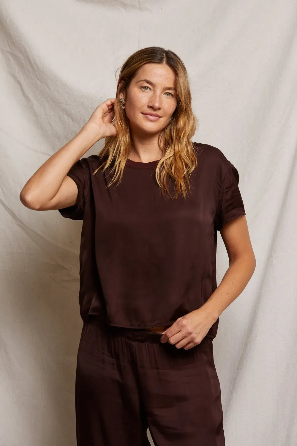 delphine luxe satin crewneck tee | blackberry